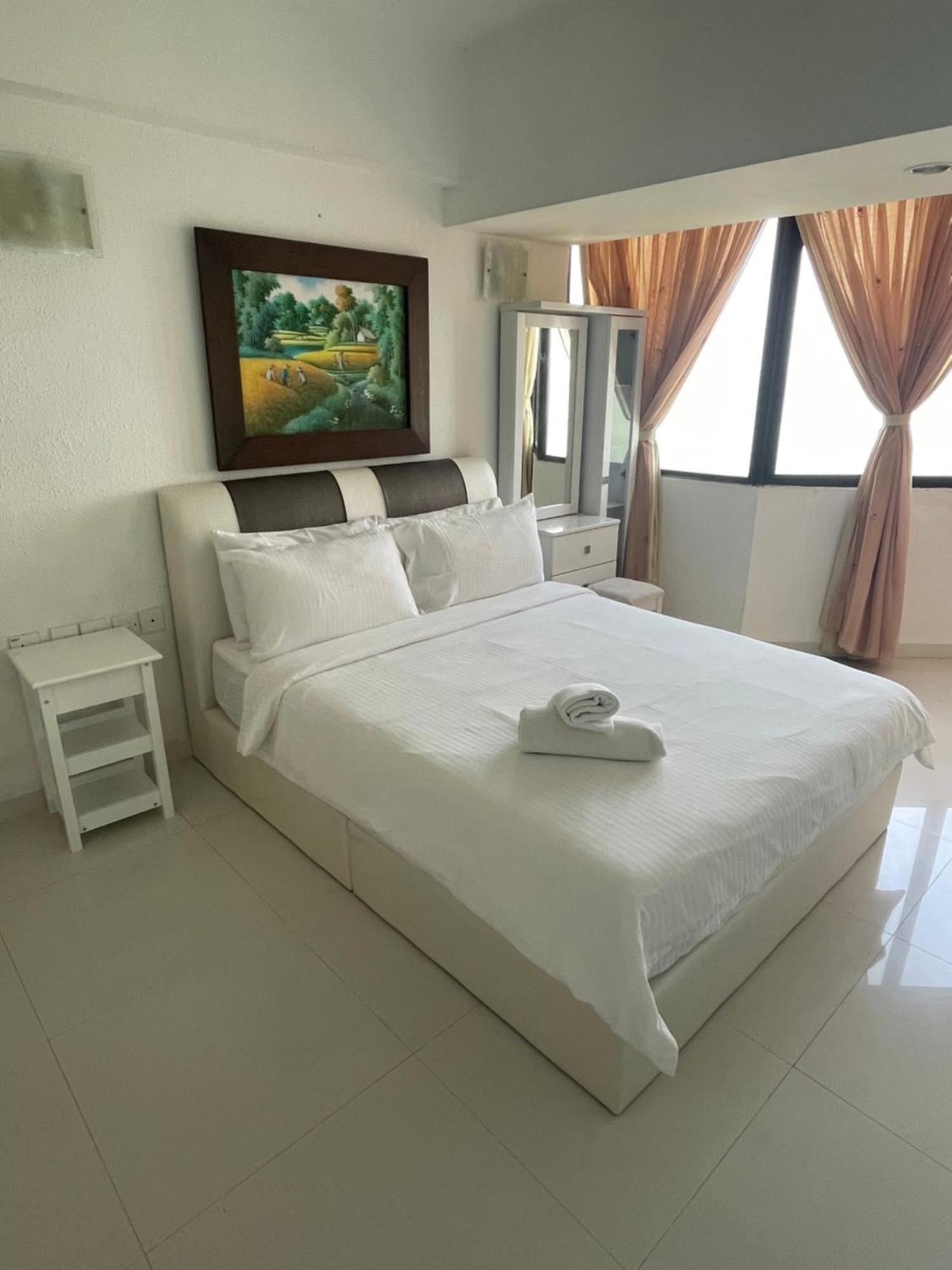 Appartement The Ferringhi Sea View At Sri Sayang à Batu Ferringhi Extérieur photo